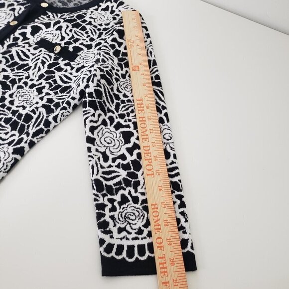 Karl Lagerfeld Floral Cardigan 3/4 Sleeves Knit Sweater Womens Size Medium - Picture 9 of 13